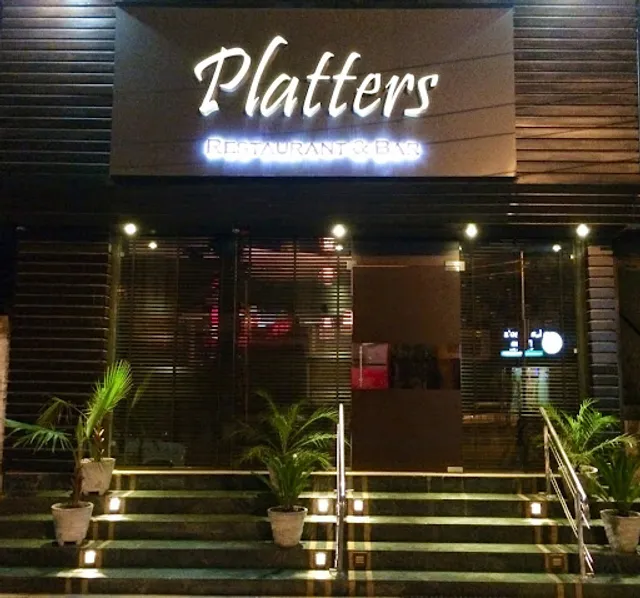 Platters Restaurant & Bar