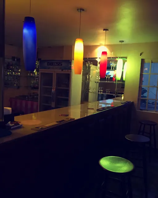 Lokai's Place - Restaurant and Lounge