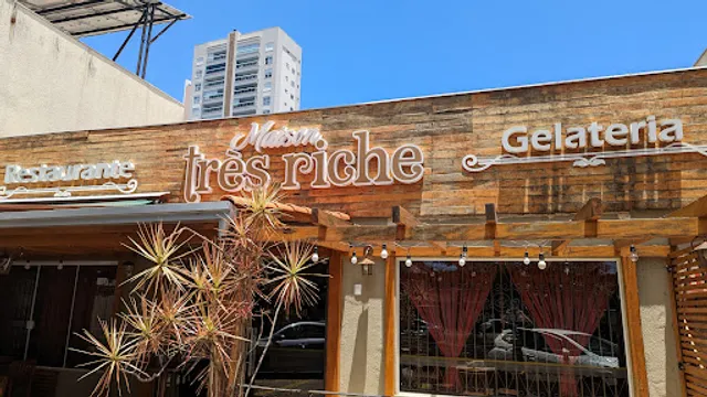 Très Riche Restaurante, Confeitaria & Gelateria