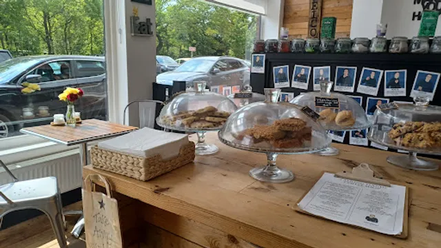 Talking Hands Coffee Shop & Studio