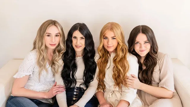 West Ivie Collective - Beauty Lounge • Hair Extensions • Education