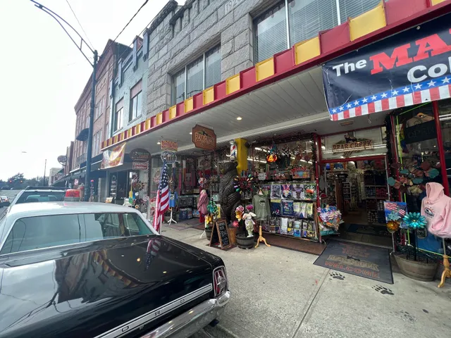 Bear Creek Gifts and Candy Kitchen, LLC