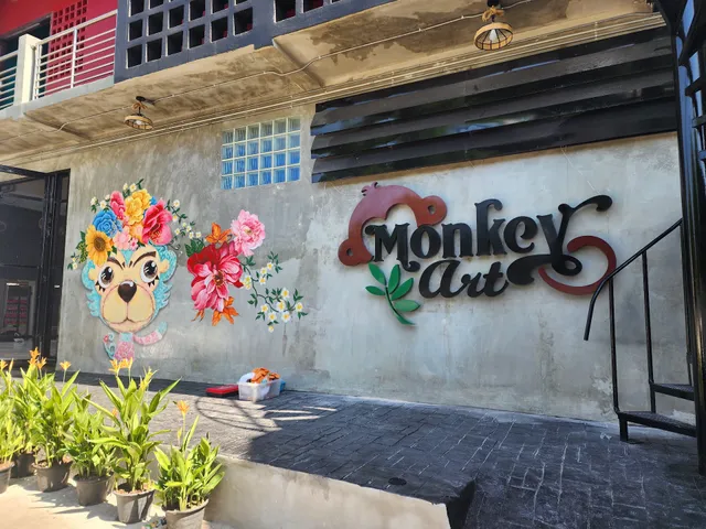 Monkey Art​ hotel&cafe