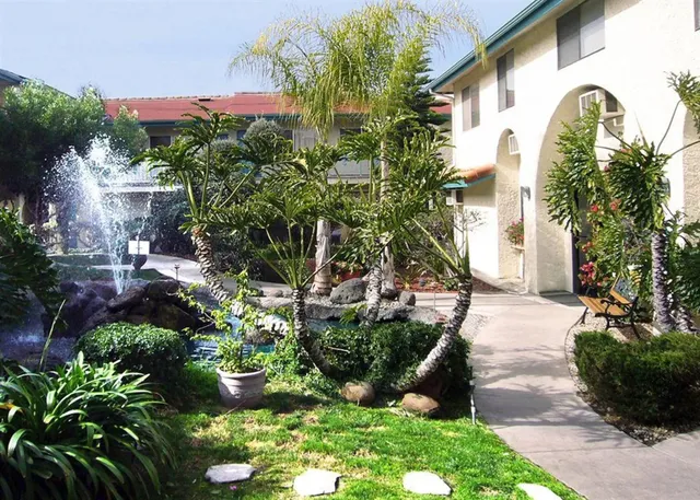 California Suites Hotel