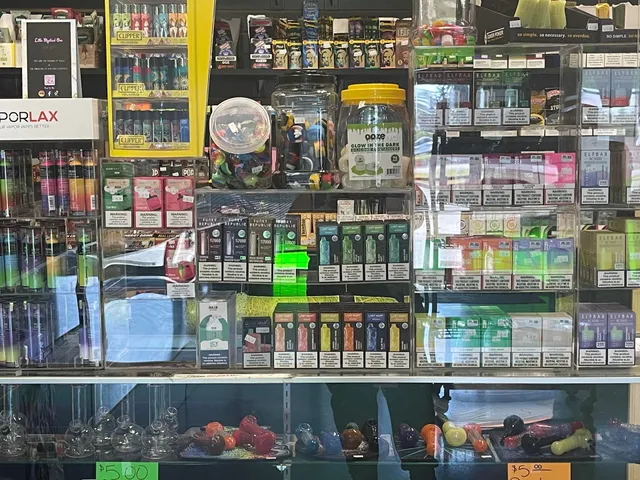 Cronic Vape and Smoke