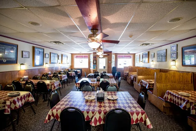 Leaning Tower of Pizza - Uptown Ankeny