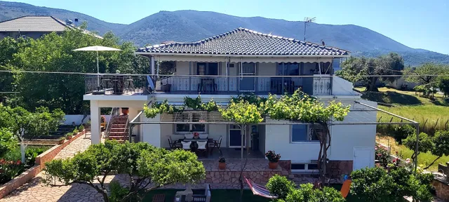 Elegant & Quiet House