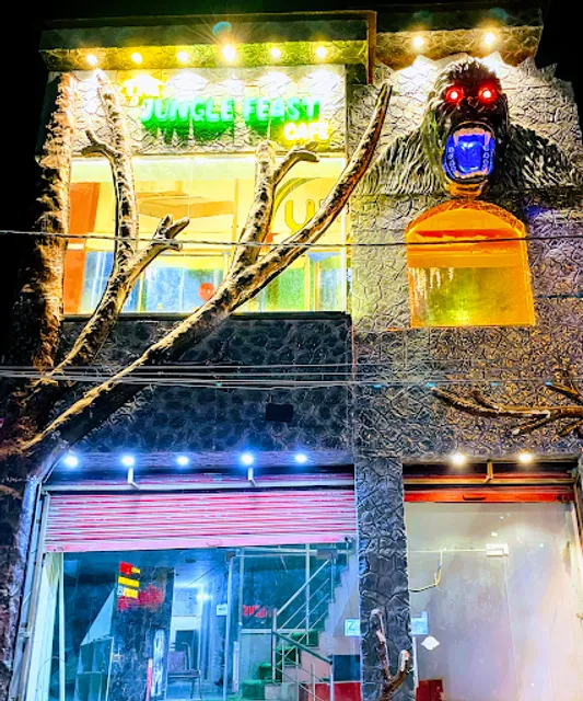 The Jungle Feast Cafe