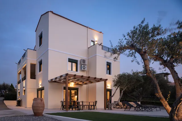 Kallistefanos Villa, a Nature Inspired Retreat