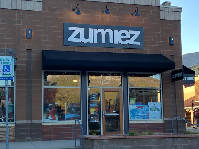 Zumiez
