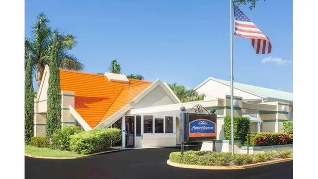 Howard Johnson by Wyndham Vero Beach / Downtown