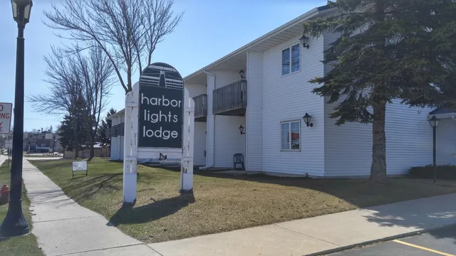 Harbor Lights Lodge