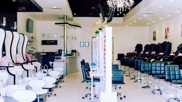 Luminous Nail & Beauty Bar