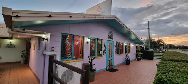 Mexicasa Restaurant & Bar