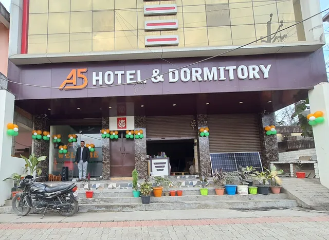 Super OYO Flagship A 5 Guest House