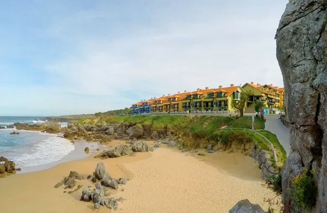 El Pinedo apartments