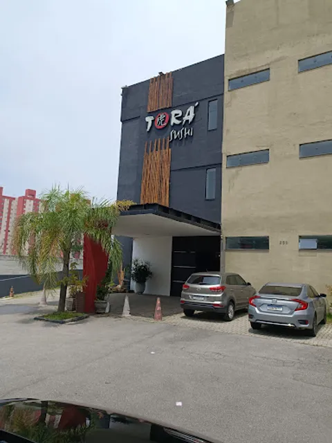 Torá Sushi e Robata || 虎 すし ||