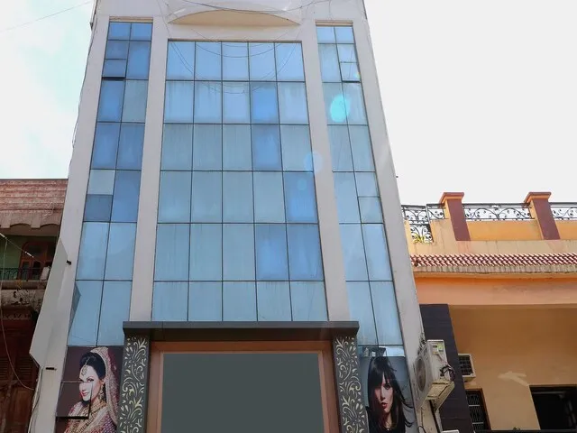 OYO Flagship Hotel Space