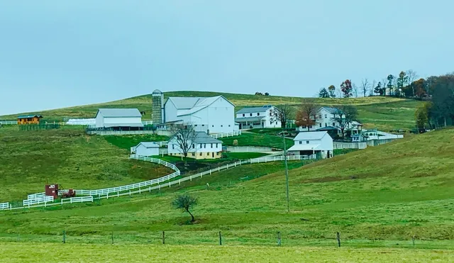 Amish Country Tourism Bureau