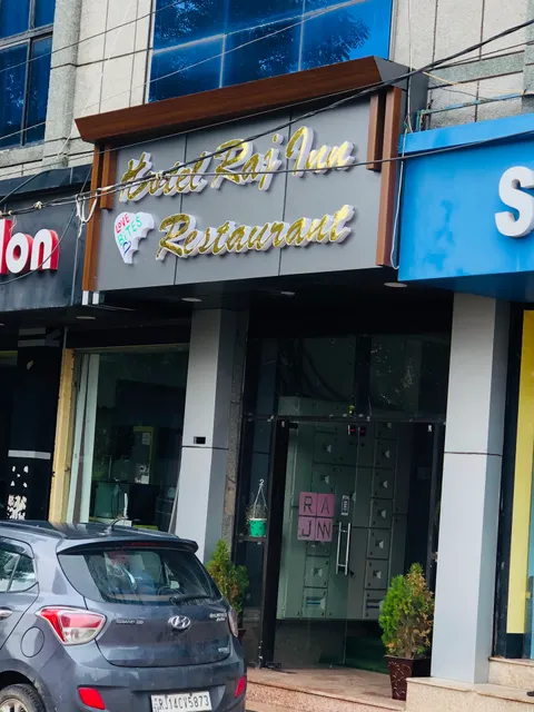 Hotel Raj inn & Bar & Lovebitesrooftop Restaurant,341001