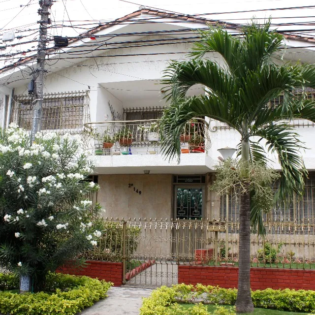 Familiar Santa Monica