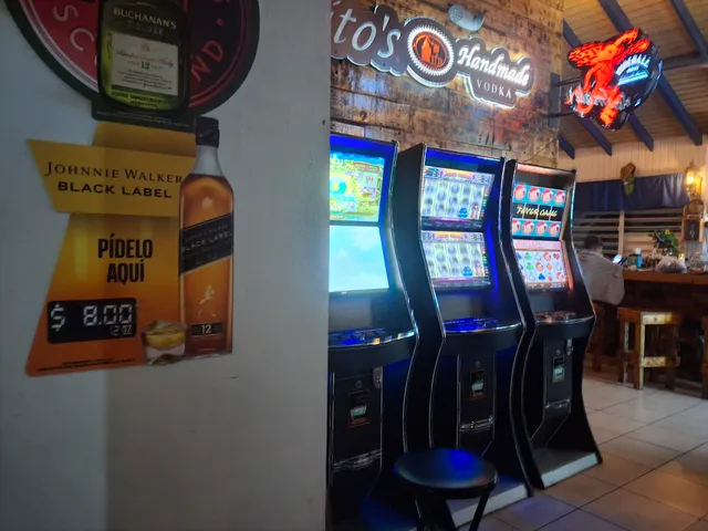 The Old Castle Bar and Grill