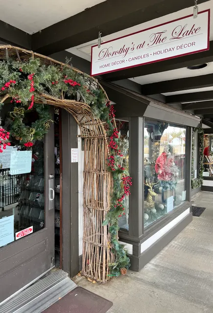Dorothy's at The Lake Gift Shop