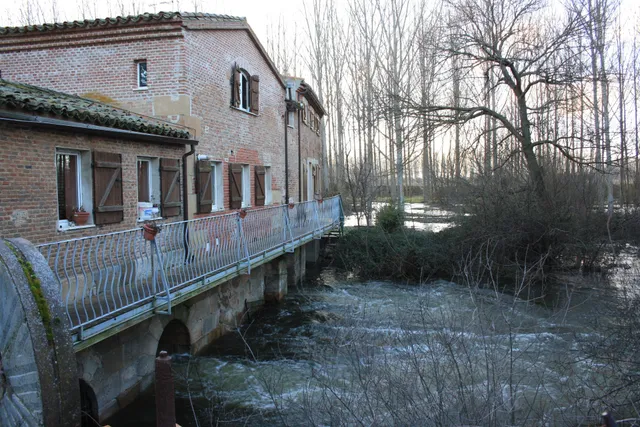 Complejo Oasis Beach sobre el Rio (La Aceña)