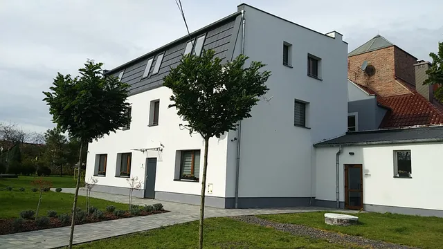 Happy Day Apartments