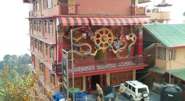 Hotel Golden Dragon, Aritar