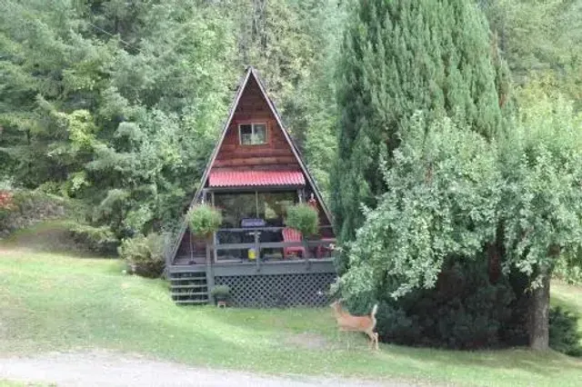 Sunny Bluffs Chalets