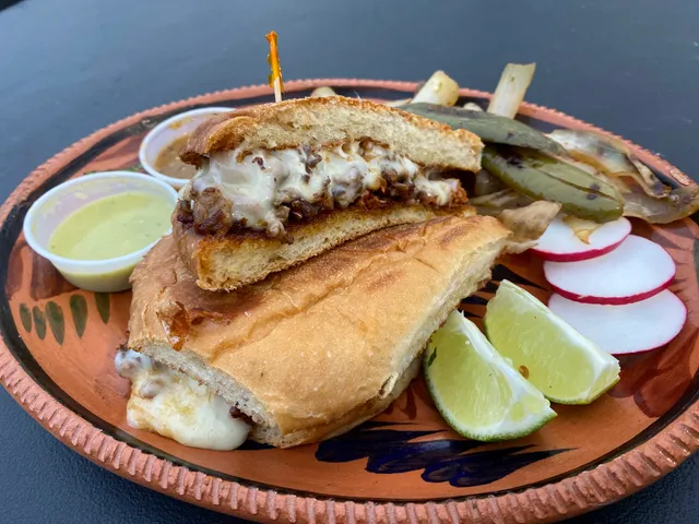 La Perla Tapatia Food Truck