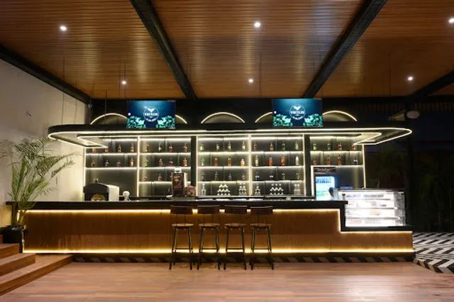 Vint Club - Restaurant | Cafe | Dining