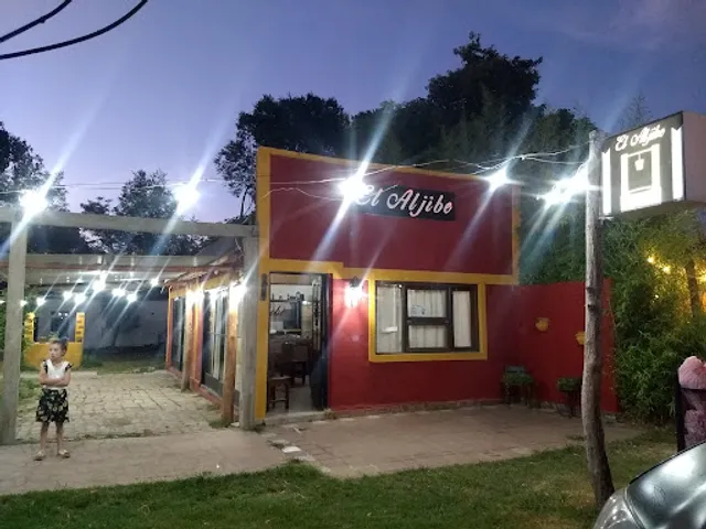 Comida por kilo y pizzas "El Aljibe"