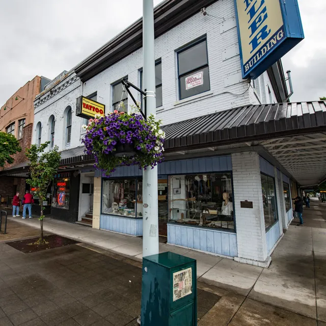 Crystal Power & Light Co