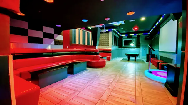 City Night KTV Karaoke Bar & Café