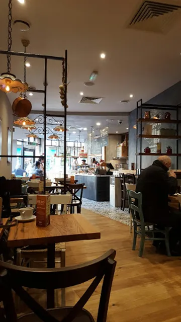 Aromi Caffe and Gelateria