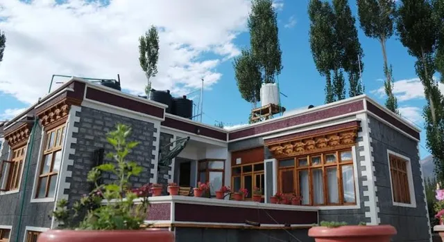 Best Guest House In Leh - Warila Guest House