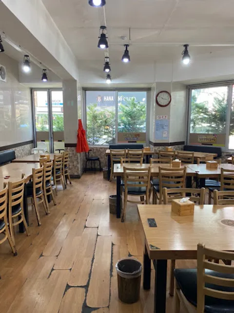 Somunnan Seongsu Gamjatang (Pork Bone Soup)