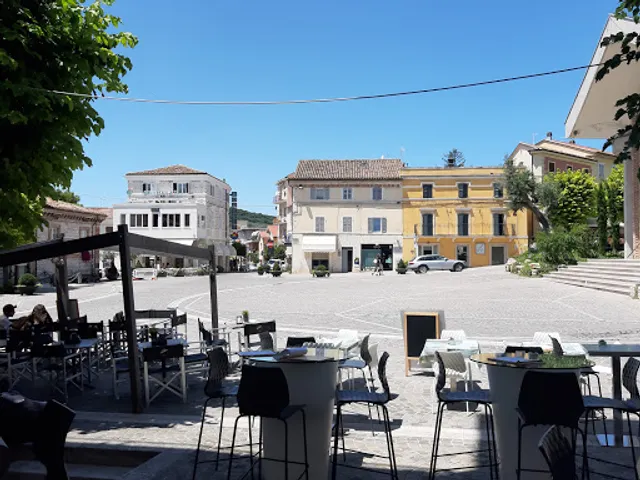 Marta - street food & beverage small restaurant Numana