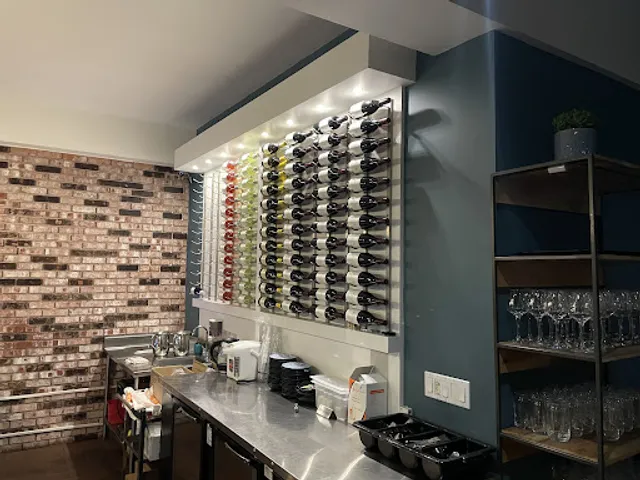 Salmon Bar sushi and grill