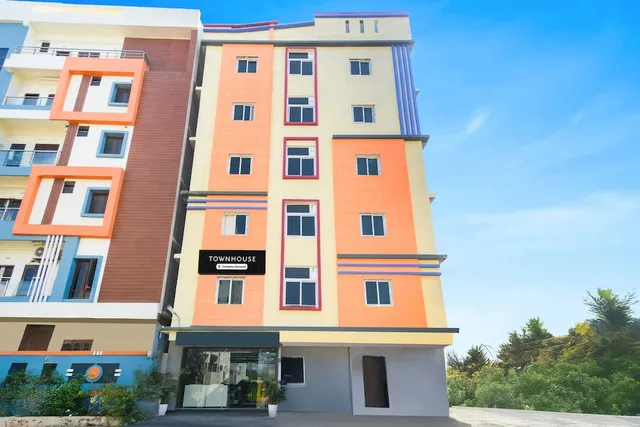 Townhouse Hotel Blue Petals