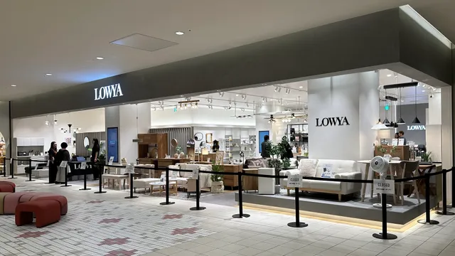 LOWYAマークイズみなとみらい店