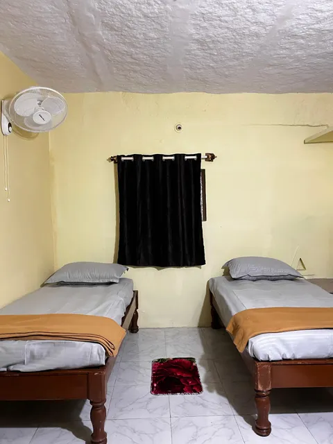 Palm Stays - 2.5 Acres Vibrant Greenery Stay