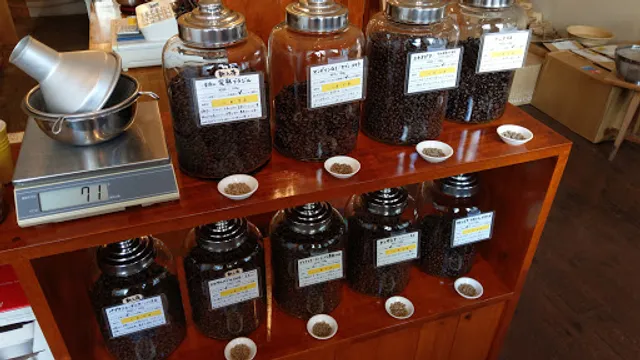 Beans & Coffee Laura