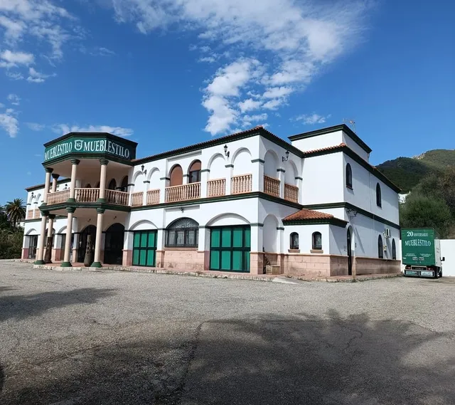 Mueblestilo | Muebles de madera maciza