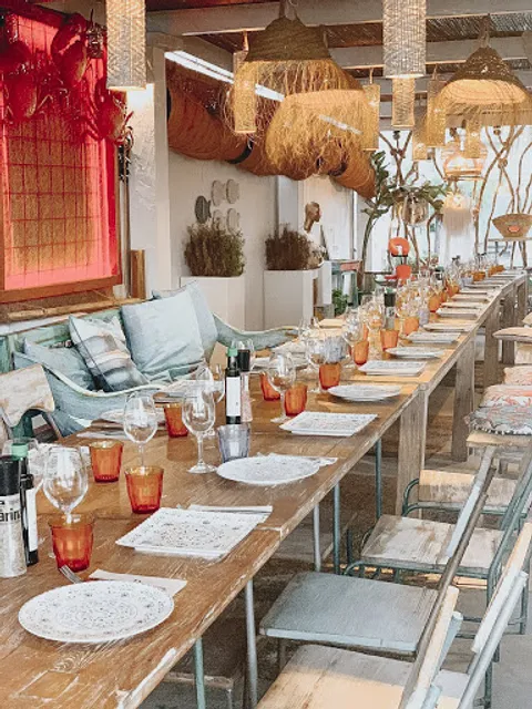 Los Baños sunshine bar