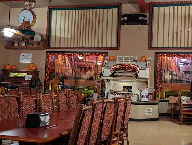 Organ Piper Pizza | Restaurant & Music Palace