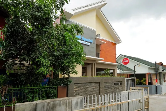 OYO 90045 Annafi Apartel