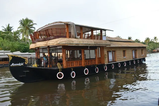 MEENAKSHI HOUSE BOATS
